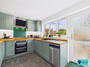 Kitchen- click for photo gallery